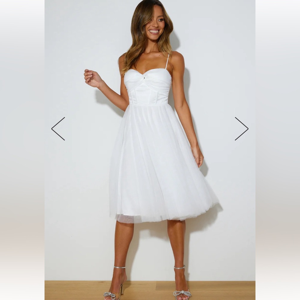 Beautiful white dress from Hello Molly. Glam Feeling Tulle Midi Dress White